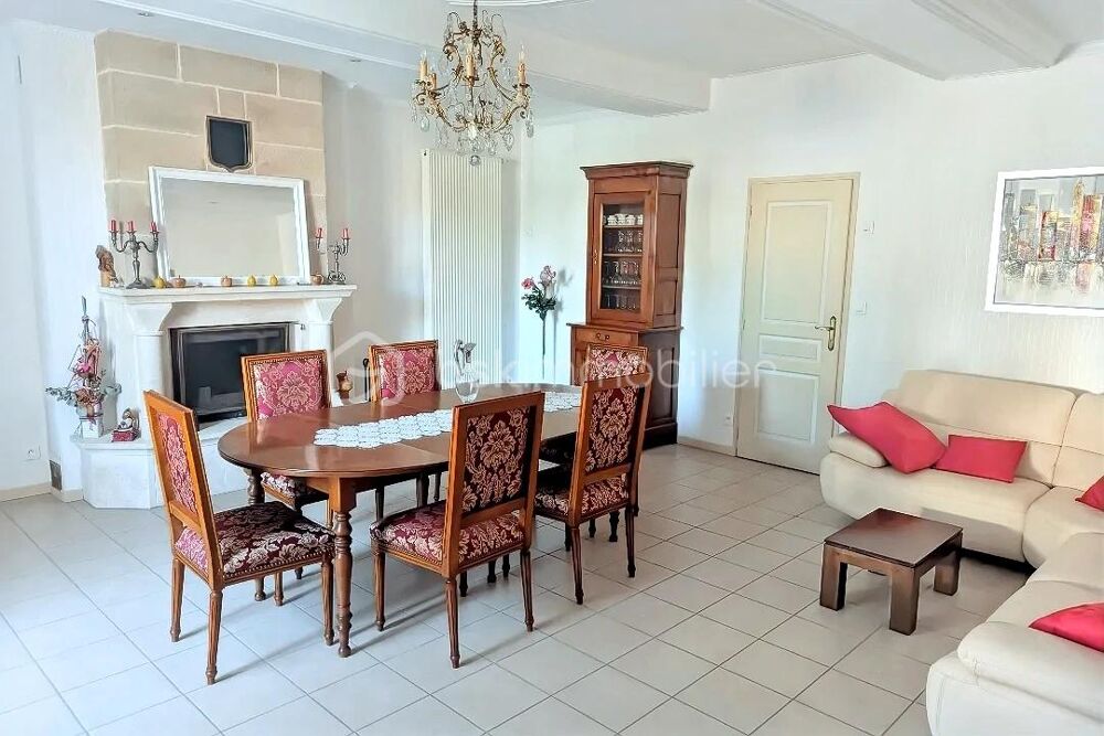 PROPRIETE BOURGEOISE du XVIIe siècle au cachet exceptionnel !