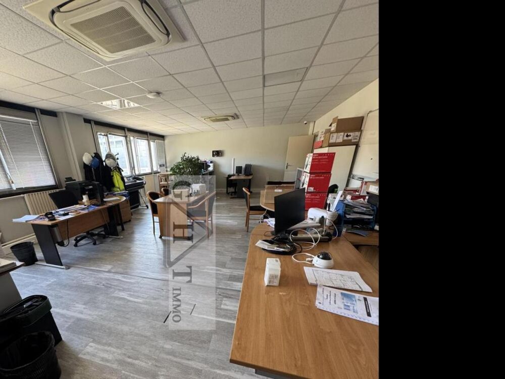   À VENDRE BUREAUX DE 265M²À VITRY-SUR-SEINE Vitry sur seine