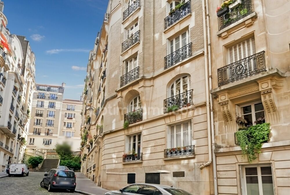 Appartement 1 pièce 18 m² · à Paris 18 · 18 m² · 240 000 €