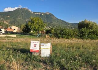  Terrain à vendre 695 m²