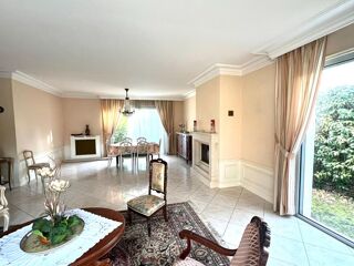  Villa à vendre 8 pièces 230 m²