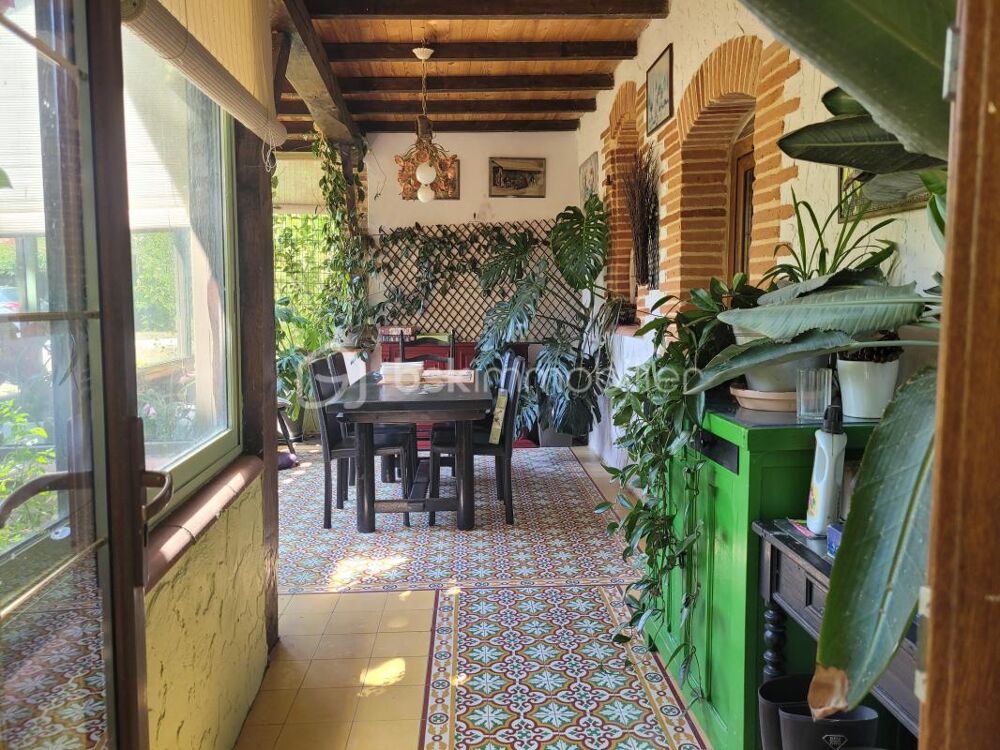 jolie maison de caractère du XIXe siècle au coeur d'un cadre idyllique