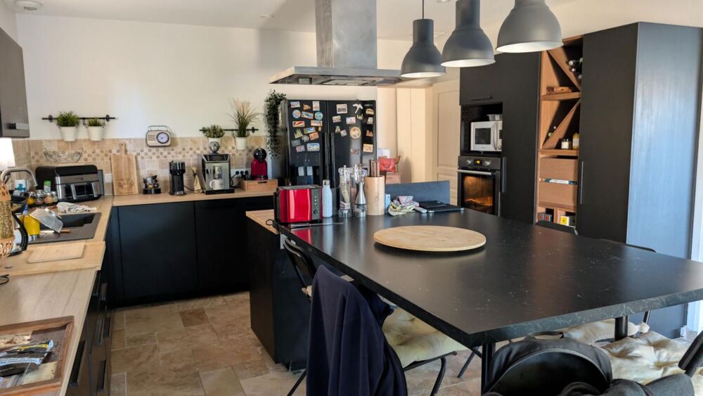 Maison en pierre de 165 m2 de plain pied rénovée
