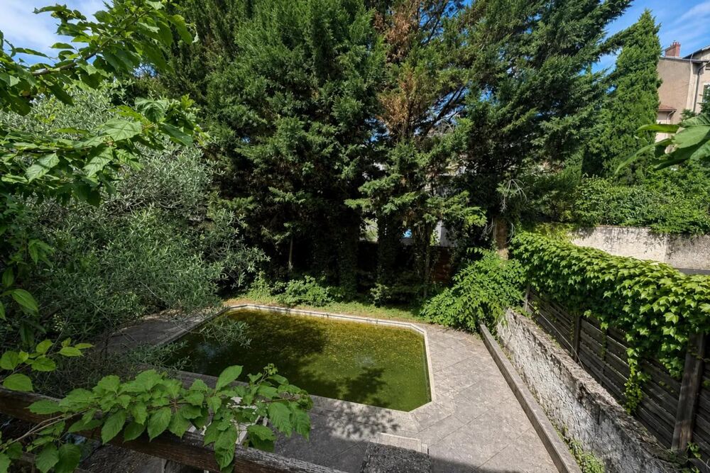 Appartement de 5 pièces À RENOVER de 126 m² à Caluire-et-Cuire