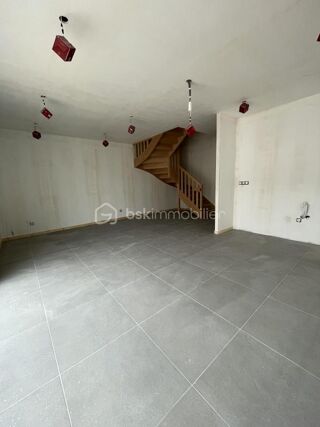  Maison à louer 5 pièces 100 m²