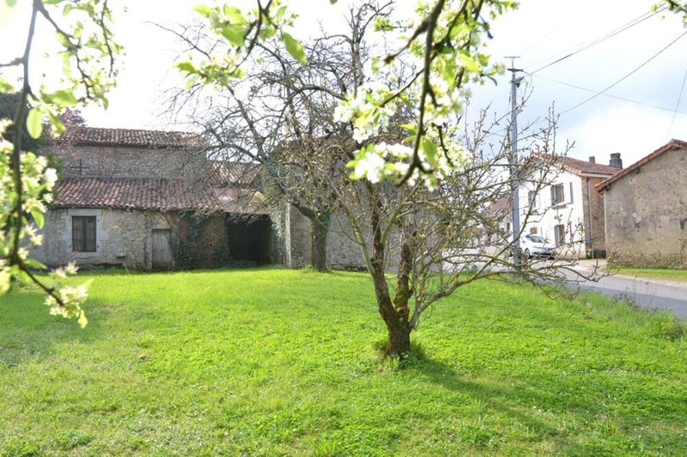 Vente Remise/Grange Dpt Charente (16),  vendre proche de SAINT CLAUD Grange  rnover + jardin Saint claud