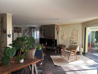  Villa  vendre 6 pices 232 m