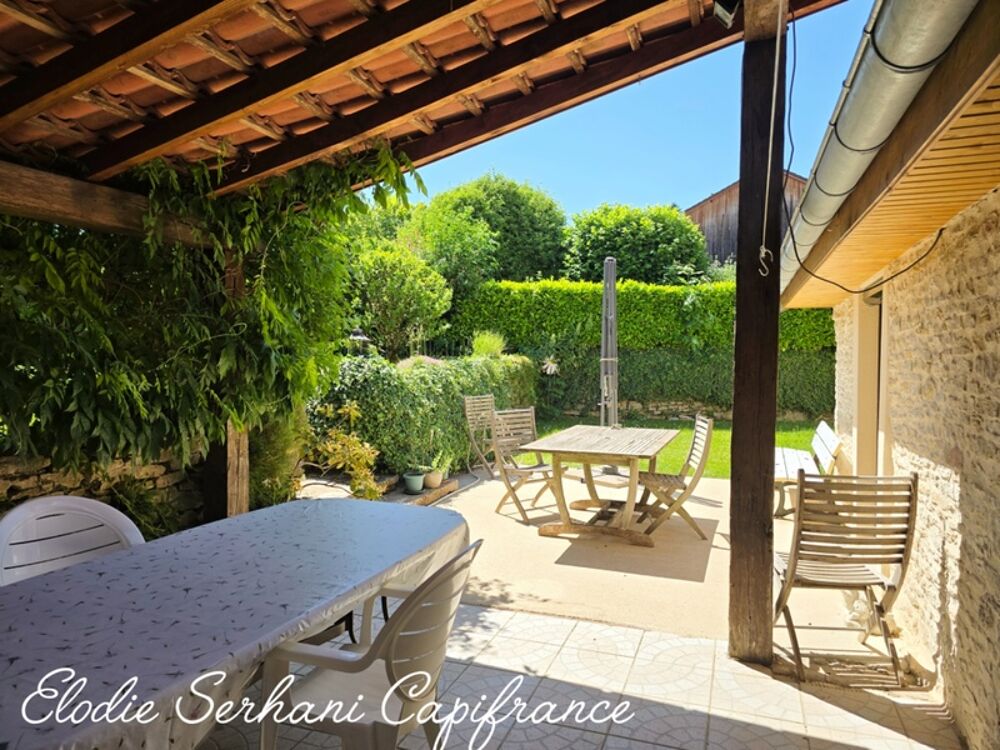 Maison de caractère T7 de 174m2 + grange à Desandans