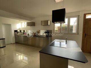  Propri�t�/ch�teau � vendre 11 pi�ces 205 m�