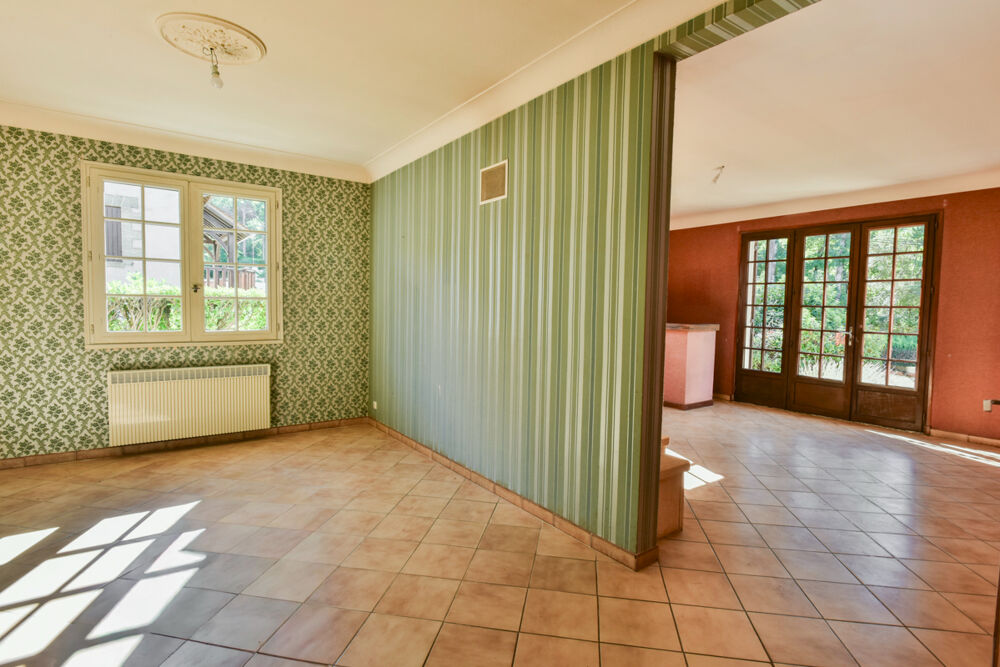 Maison Perigourdine, 132m2 3 chambres, grande sous-sol, piscine, 1852 m2