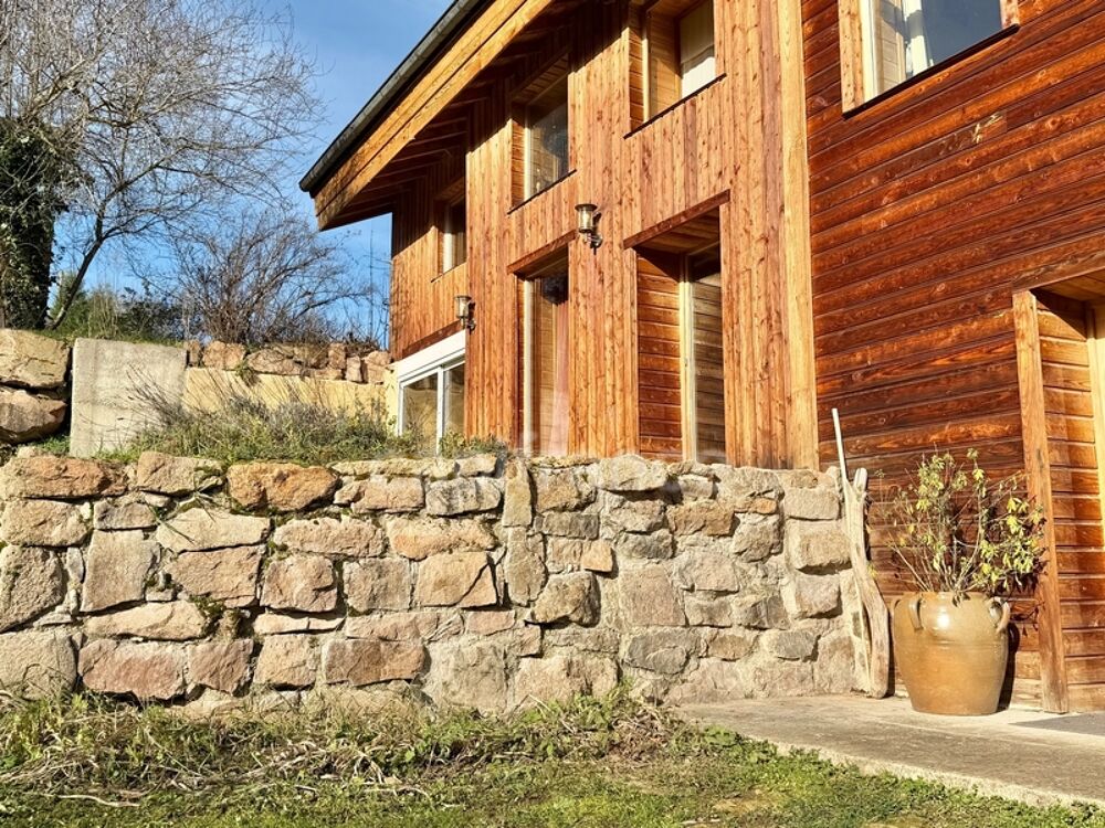 MAISON DE 220 M2, RÉNOVÉE EN 2014, TERRAIN DE 6 HA, 4 CHAMBRES, SALLE DE JEUX, 3 PUITS, ÉTANG, ASSAINISSEMENT AUX NORMES À VENIR