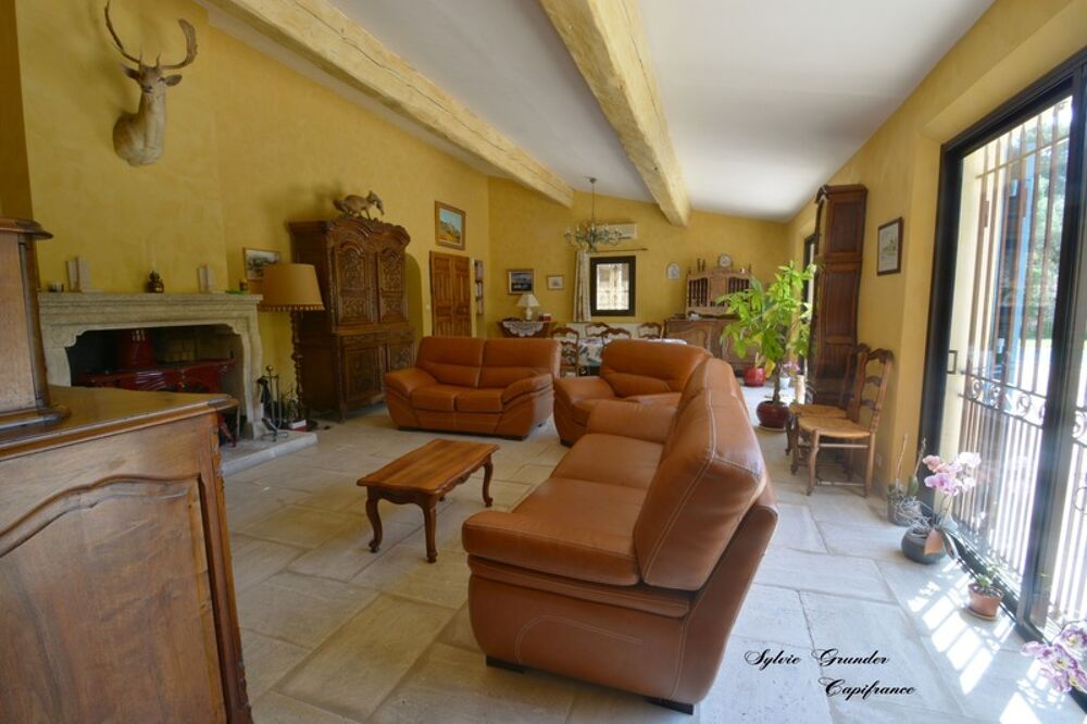 Dpt Bouches du Rhône (13), à vendre SAINT CHAMAS maison P7 de 165 m² - Terrain de 5 840,00 m² - Plain pied