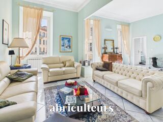Vente Appartement Superbe appartement traversant rénové en vente À 30 mètres du Port de Nice (06300) Nice