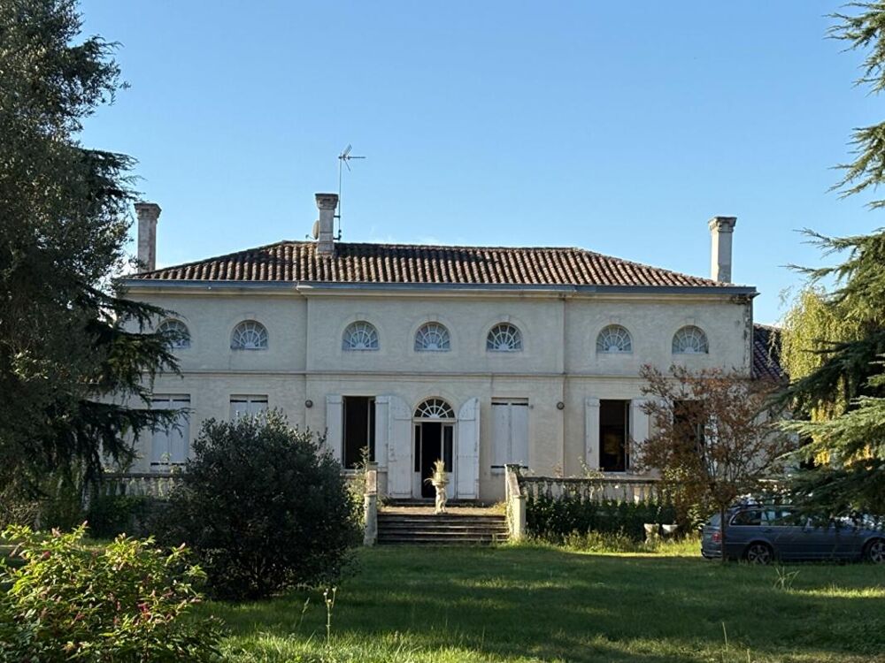 Belle chartreuse1820 , parc arboré, grands cèdres. Axe Langon - Marmande