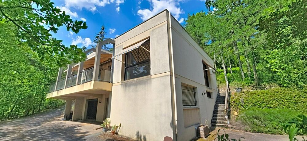 Vente Maison Maison d'architecte d'une surface habitable de 185 m², sur plus de 7 000 m² de terrain, à Boulazac Boulazac isle manoire