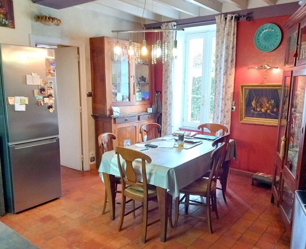 Maison de caractère avec jardin - 8 pièces - SOULGE SUR OUETTE (53)