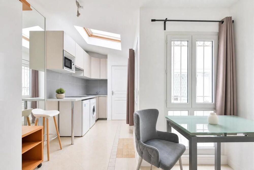 2P de 25 m² loué, au calme à Paris 7e