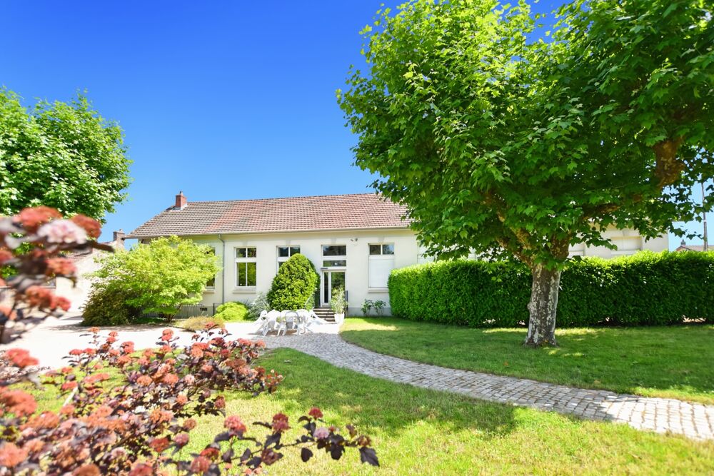 Vente Maison Maison d'habitation +deux appartements locatifs avec terrain de 2455 m2 Le creusot