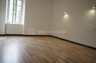  Immeuble à vendre 13 pièces 300 m²