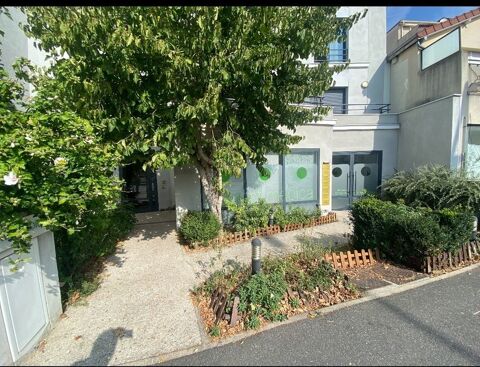 &Agrave; louer � Issy-les-Moulineaux � Salle &agrave; louer pour activit&eacute; m&eacute;dicale ou param&eacute;dicale 150 92140 Clamart