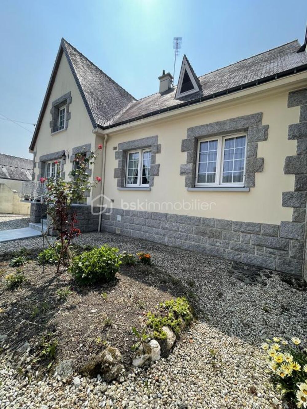 Vente Maison PLOËRMEL CENTRE – Maison familiale 174 m² – 5 chambres – Terrain 1 000 m² divisible et constructible Ploermel