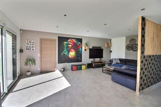  Maison � vendre 6 pi�ces 220 m�