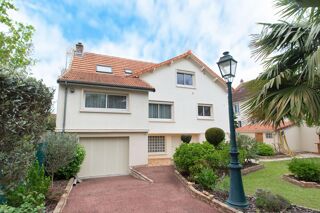  Maison à vendre 11 pièces 232 m²