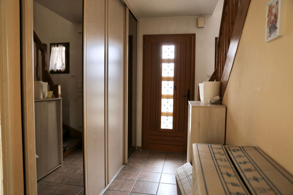 Vente Maison Maison à vendre à BEZANNES (51), 4 chambres + sous sol complet sur une parcelle de 743m2 arborée Bezannes
