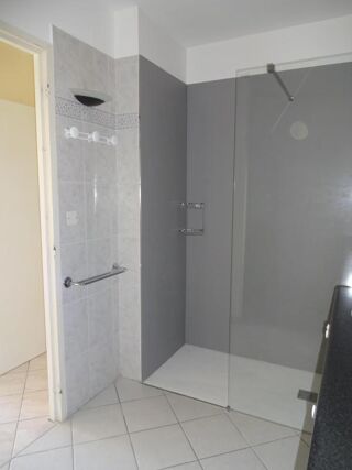  Appartement à louer 3 pièces 66 m²