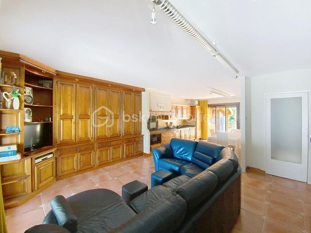 ** PEZENAS - MAISON FAMILIALE 143M2 - 5 CHAMBRES **