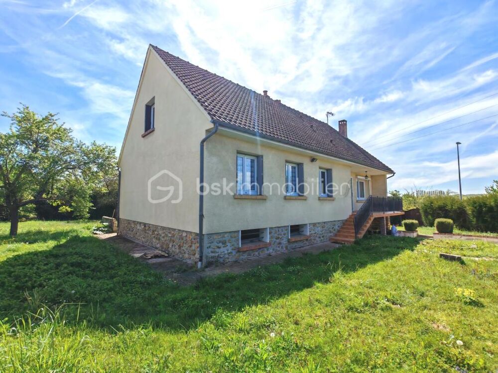 Vente Maison Charmante maison de 6 pièces avec balcon, jardin, sous-sol et 3 parkings à découvrir ! Coulommiers