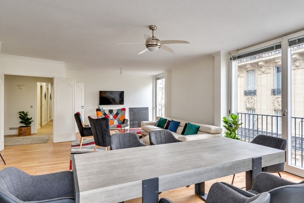 Exclusivité - A vendre - Appartement très lumineux - Balcon - 5 pièces - 4 chambres possibles - Cuisine indépendante - Cave et P