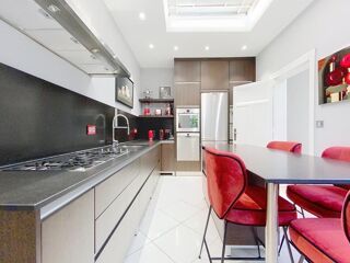  Maison  vendre 8 pices 260 m