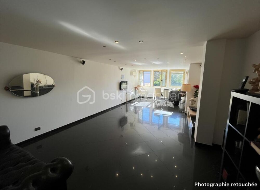 Appartement lumineux 3 pièces  115 m²  Proximité commodités  Côte dAzur