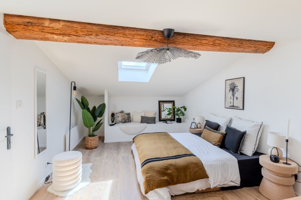 Vente Appartement Duplex de charme 4 pièces rénové avec 3 chambres dans immeuble en pierre Bordeaux