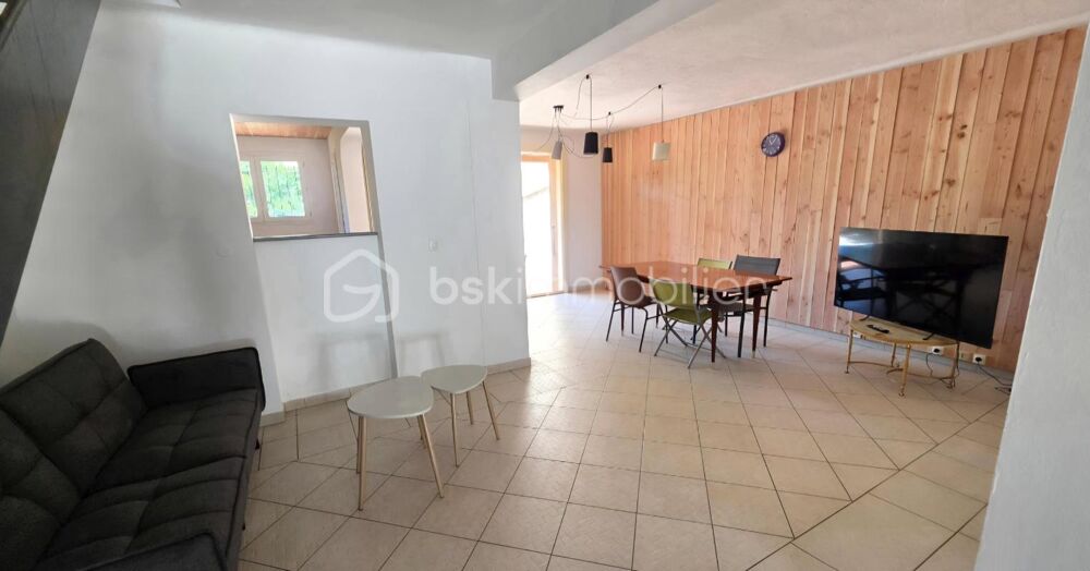 A Le Luc (Var) - Maison jumelée - 101m² - 3 chambres - Jardin - Parkings