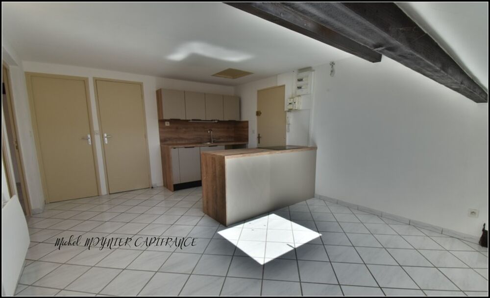 ? T3 dernier étage à Guillestre  vue montagne, 2 parkings, potentiel 80 m² au sol ??