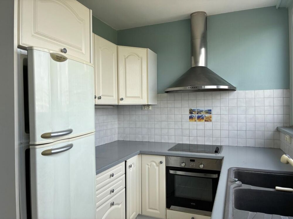 DERNIER ETAGE T4 99M² AVEC TERRASSE , PARKING CLOS , POSSIBILITE GARAGE ,CAVE