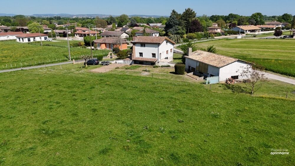 Vente Maison Maison avec grands volumes et fort potentiel sur Grièges – Terrain de plus de 4 000 m² Grieges