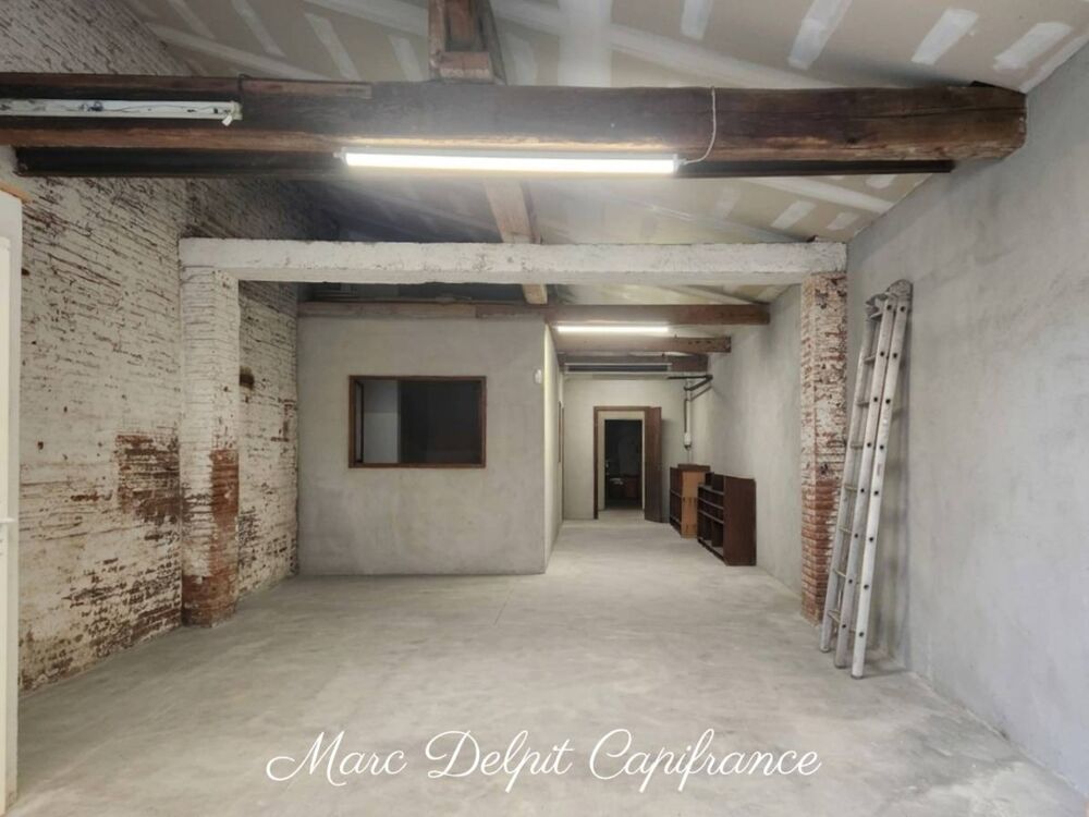   À VENDRE - LOCAL COMMERCIAL AVEC GARAGE - PERPIGNAN CENTRE (66) Possibilité d'extension verticale Perpignan