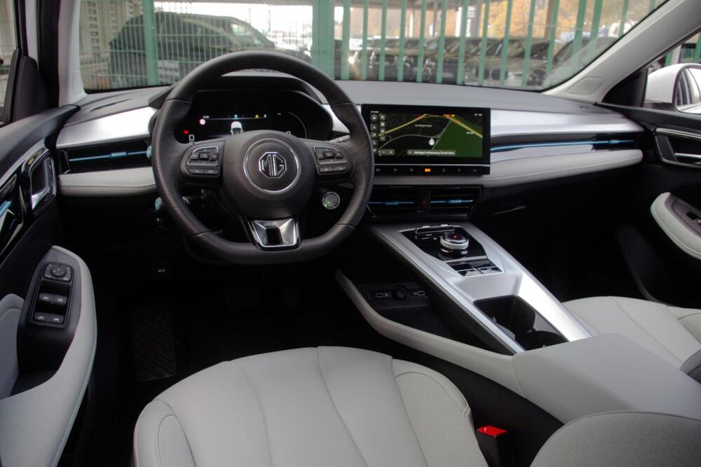 MG5 ELECTRIC 130KW LUXURY 50KWH AUTONOMIE STANDARD 2WD 2022 occasion 78240 Chambourcy