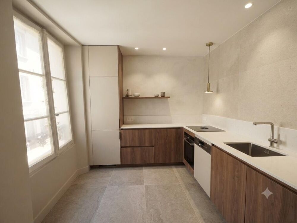 Appartement T2 à rénover  Centre-ville Fontainebleau  Fort potentiel