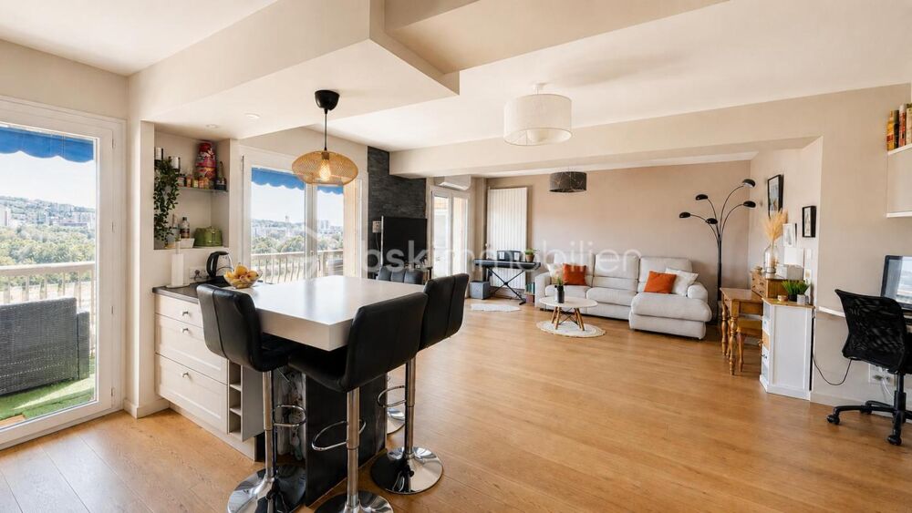 Vente Appartement 3 pièces vue dégagée cave et parking Saint laurent du var