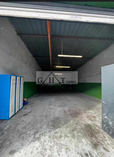   ENTREPOT A LOUER 100 M A VAUX LE PENIL 