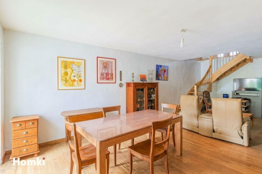 Vente Maison Charmante maison de ville T4 de 96 m² avec extérieur – En plein centre de Grenade Grenade