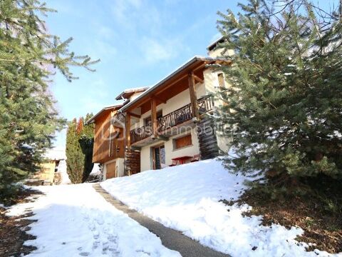   EXCEPTIONNELLE PROPRI�T� AUX MULTIPLES POSSIBILIT�S � MAISON FAMILIALE + T2 IND�PENDANT + CHALET � TERRAIN 1412 m� Maison - 7 pi�ce(s) - 220 m�