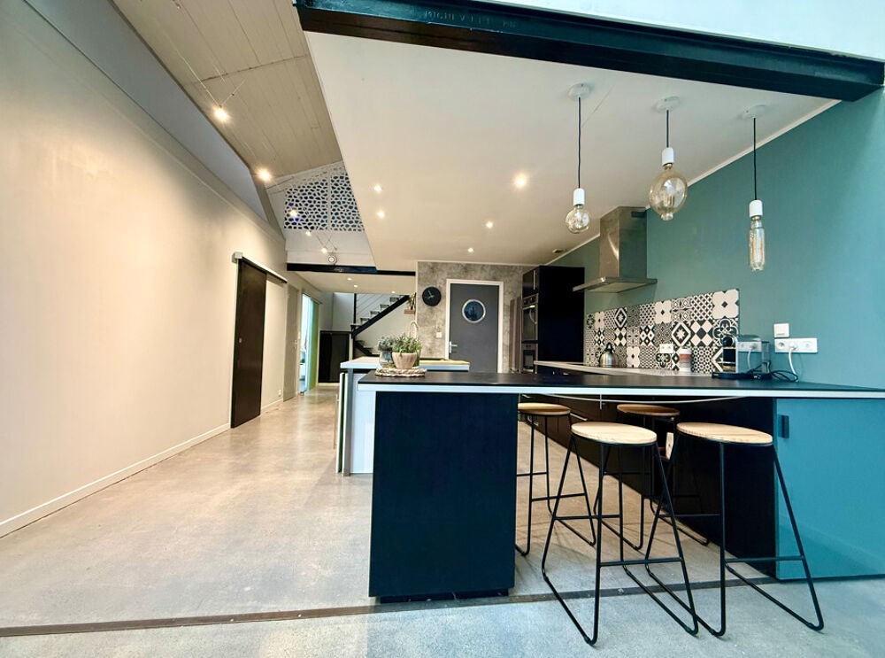 LOFT MEUBLÉ 136M² AVEC JARDIN PRIVATIF - SAINT ETIENNE