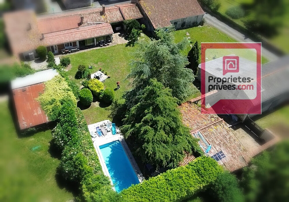 Maison Vouille Les Marais 8 pièce(s) 157 m2