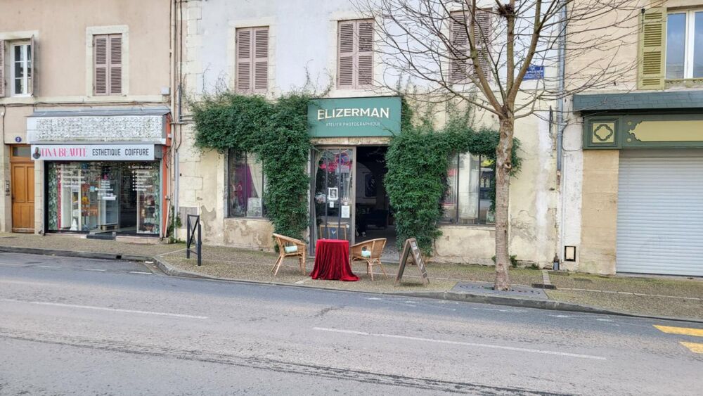 24000 Perigueux maison divisée en 2 apparts f2 et f3 et atelier professionnel artistique et galerie