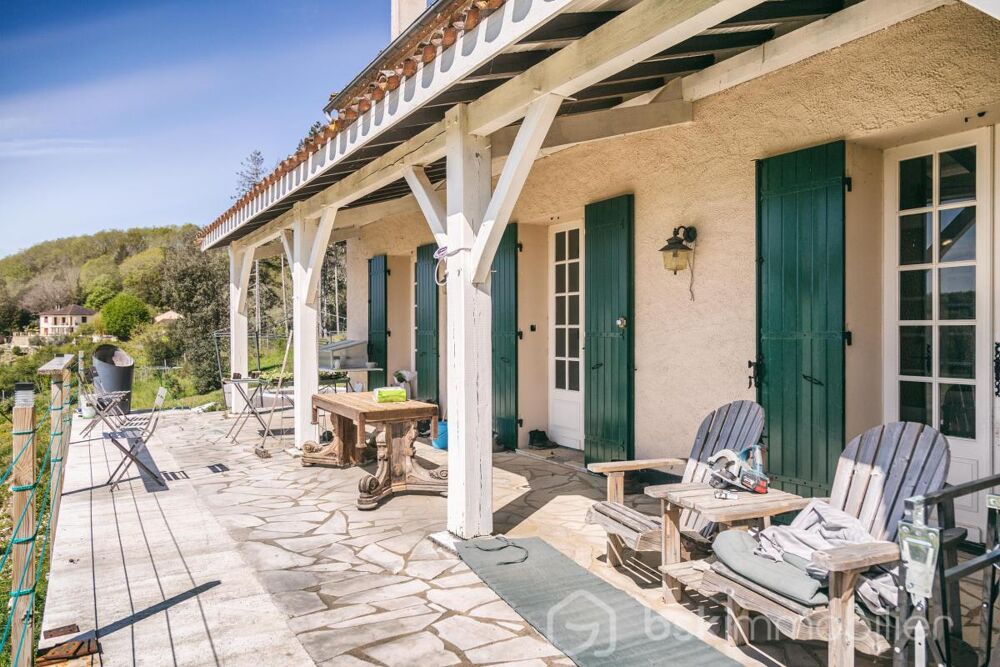 Propriété de caractère avec vue panoramique sur la vallée de la Dordogne  252 m², 5 suites, 1,78 ha